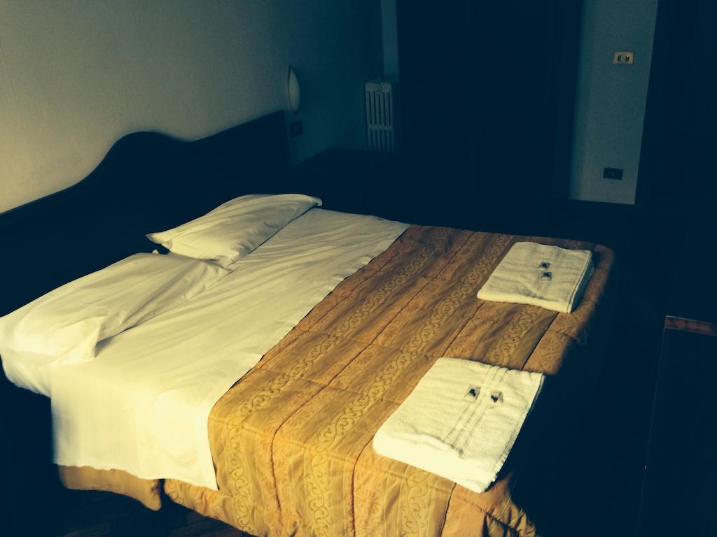 Hotel Medea Mailand Zimmer foto
